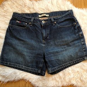 Tommy Hilfiger Boyfriend Short Size 8 Medium Wash